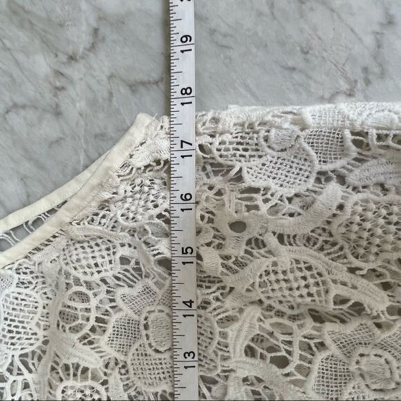 CABI Style 800 Needle Lace Cotton Round Neck White Blouse Women's Size M - Picture 6 of 6